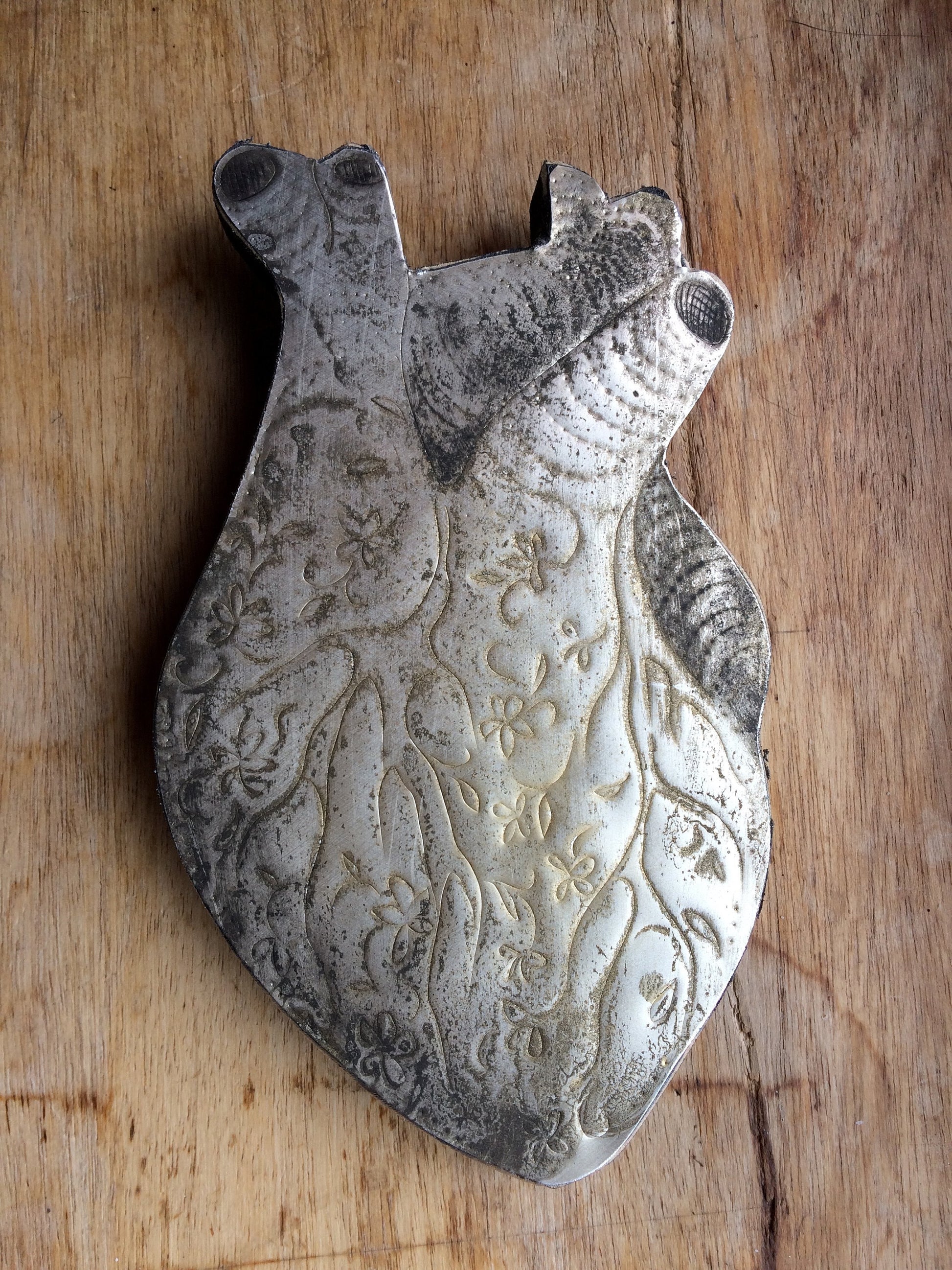 Anatomical heart, engraved flowers - (please read full description!)